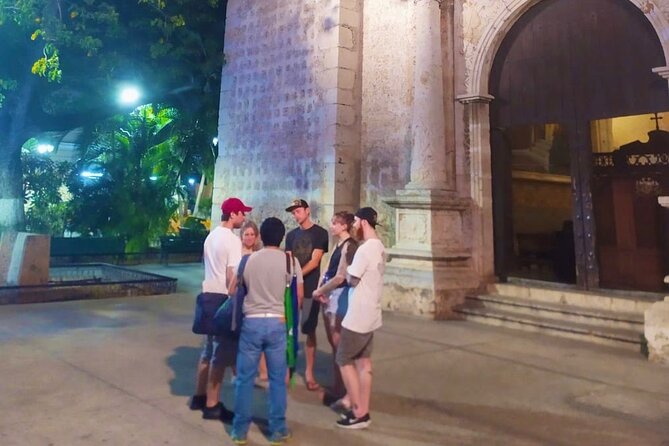 Mike&Duck Walking Tour Merida - Santa Lucía and the famous white chairs