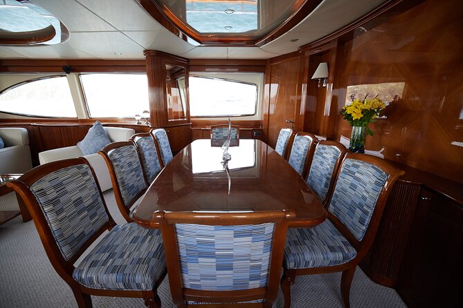 Number Juan 100ft Yacht Azimut Rental - Timing, weather, and what to confirm