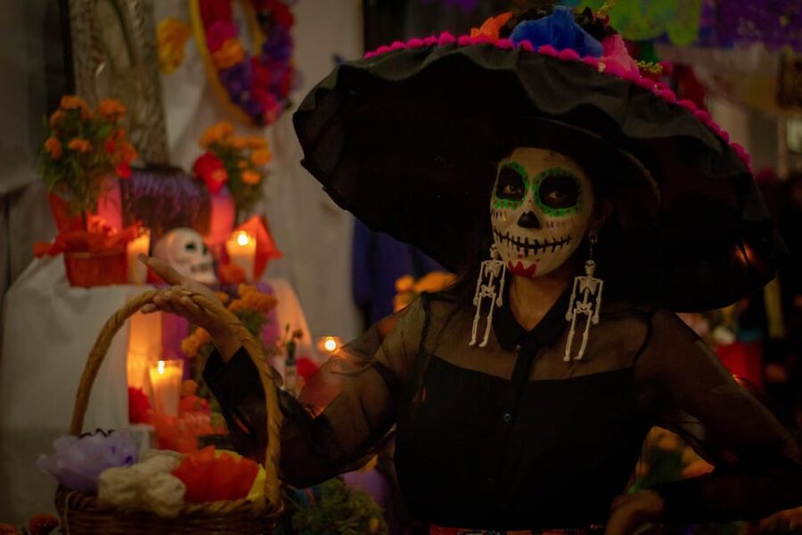 Oaxaca: Day of the Dead Evening Walking Tour with Dinner - Walking demands, clothing, and practical comfort