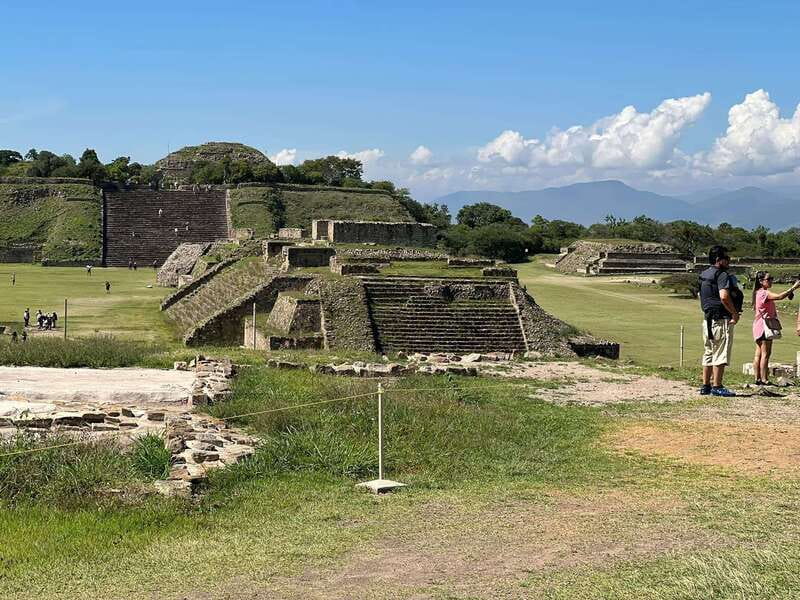 Oaxaca de Juarez: Monte Alban Half-Day Tour - Why Monte Albán is worth your morning