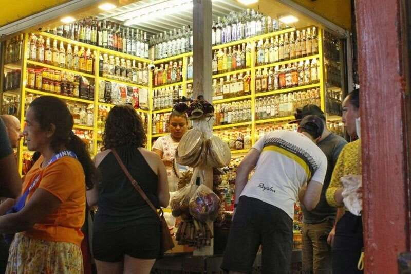 Oaxaca: Food and Markets Tour - Starting with traditional aguas and tejate