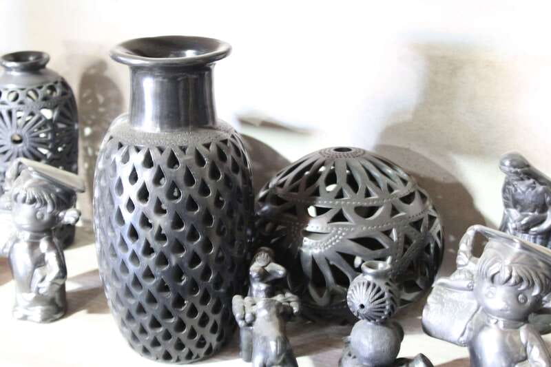 Oaxaca: Monte Alban and the Art of Oaxaca - San Bartolo Coyotepec and the black clay tradition