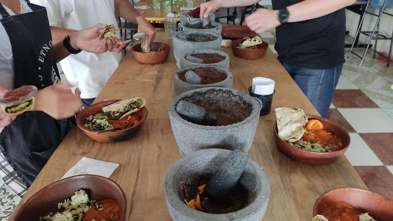 Oaxaca: Oaxacan Mole Workshop with a Traditional Cook - Tortillas, quesadillas, and the pleasure of doing the simple parts