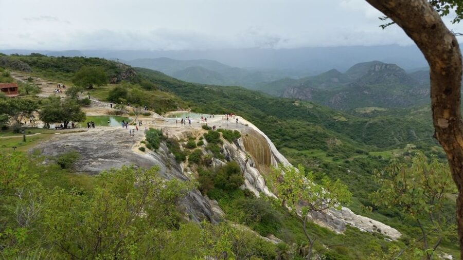 Oaxaca: Tule, Mitla & Hierve el Agua, & Mezcal Tour - Teotitlán del Valle turns weaving into a living lesson