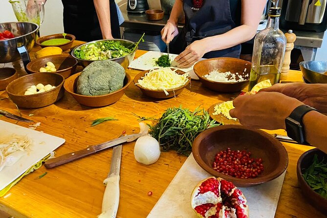 Oaxacan Vegetarian Cooking Class - Shopping for ingredients at a local market