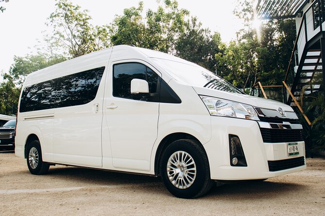 One way Private Transfer Cancun - Cancun International Airport - Drinks, Wi-Fi, and comfort on the highway