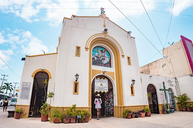Open Top City Tour & Beach Break - San Miguel and the open-top bus ride