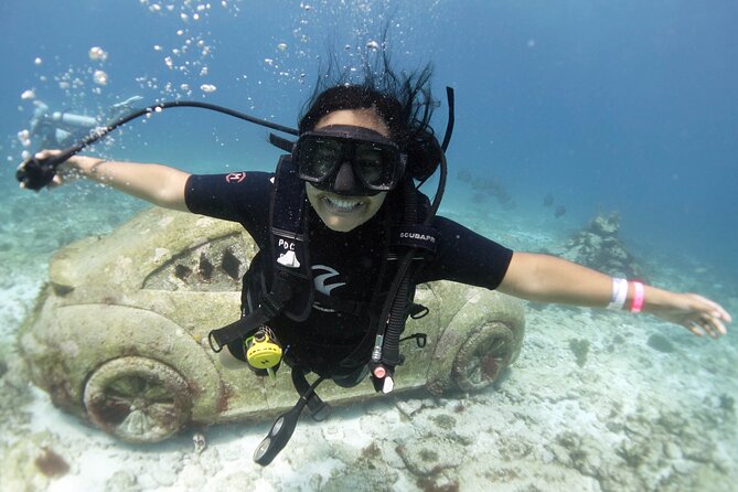 PADI Discover Scuba Diving for divers without certification - Learning the basics before entering the water