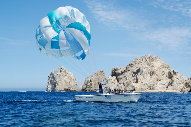 Parasailing Los Cabos Adventure - A crew that helps first-timers relax