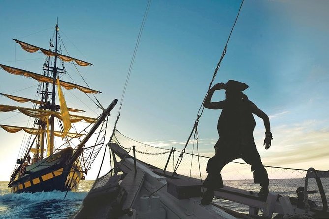 Pirate Ship Sunset Dinner and Show in Los Cabos - What the $99 Cabo pirate cruise really includes