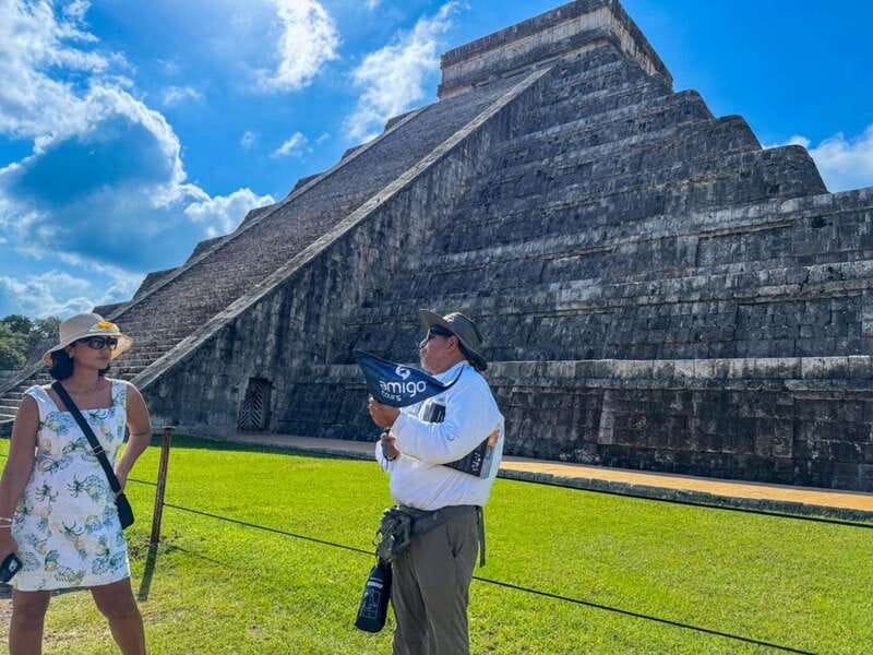Playa del Carmen: Chichen Itza, Valladolid, Cenote & Buffet - Valladolid in 30 minutes
