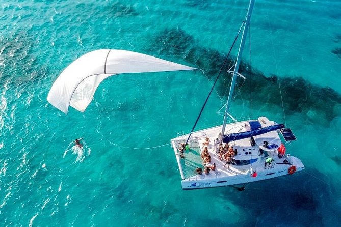 Plus Experience Isla Mujeres Tour - Who will enjoy this shared boat day