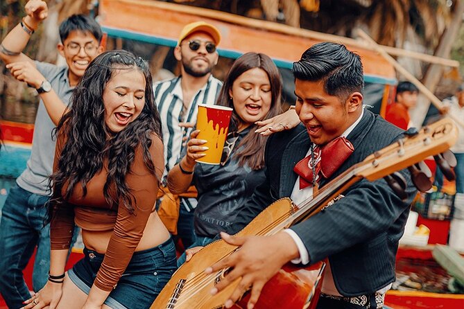 PREMIUM Frida Kahlo Museum and Xochimilco (Small Groups) - Timing, transport, and group size