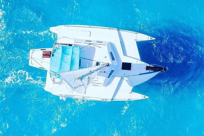 Premium Isla Mujeres Tour by Private Catamaran - Two hours at Arrecife El Meco