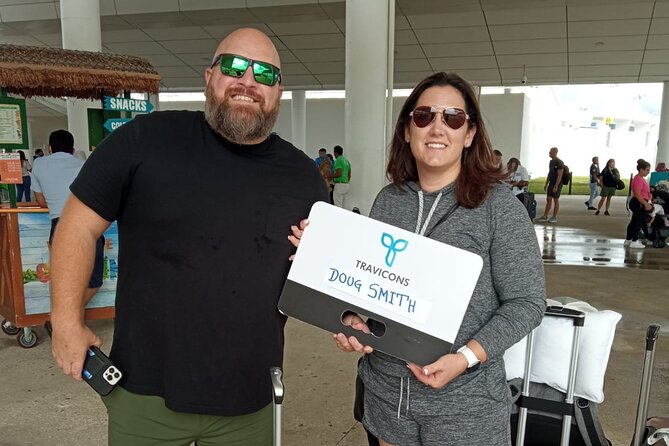 Private Airport Transportation in Mexico - Finding your Travicons pickup at Cancun Airport