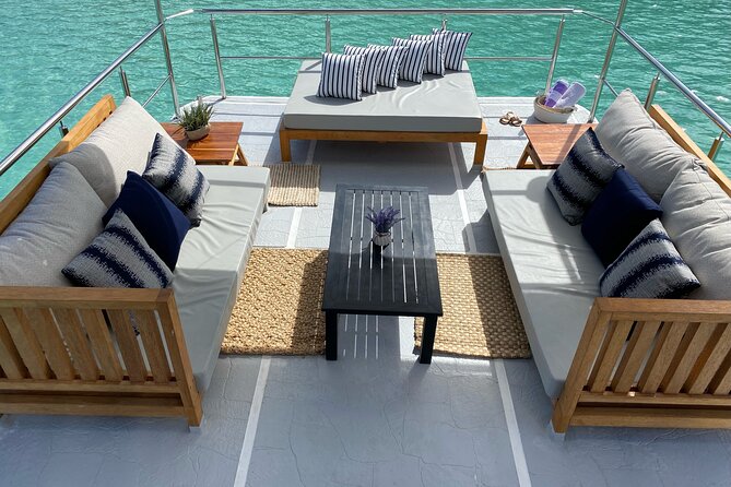 Private Cabo 35ft cat experience Food and open bar included! - The crew is the strongest part of the experience