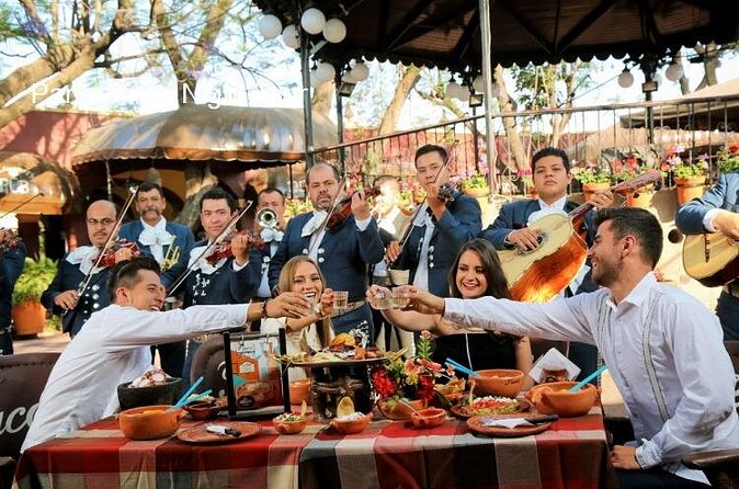 Private City Tour Guadalajara and Tlaquepaque - Who will get the most from this day?