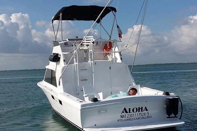 Private fishing charter Bertram 31ft 6 pax max if you don't fish you don't pay - Fish handling and communication at the end