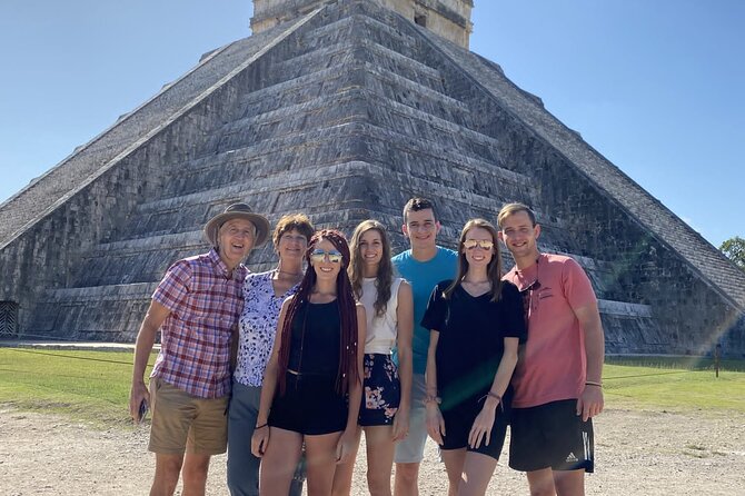 Private Guide Service in the Archaeological Zone of Chichen Itza - The Temple of the Warriors and the Great Ball Court