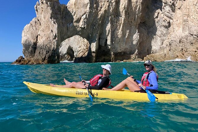 Private Los Cabos Arch & Playa del Amor tour by Glass bottom kayak - Getting close to El Arco de Cabo San Lucas