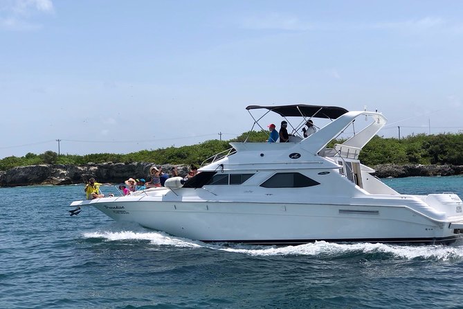Private SeaRay 47ft Yacht Rental Cancun 23P6 - What is included, and what will cost extra?