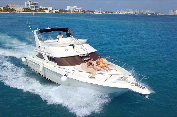 Private SeaRay 47ft Yacht Rental Cancun 23P6 - The crew and the feel on board