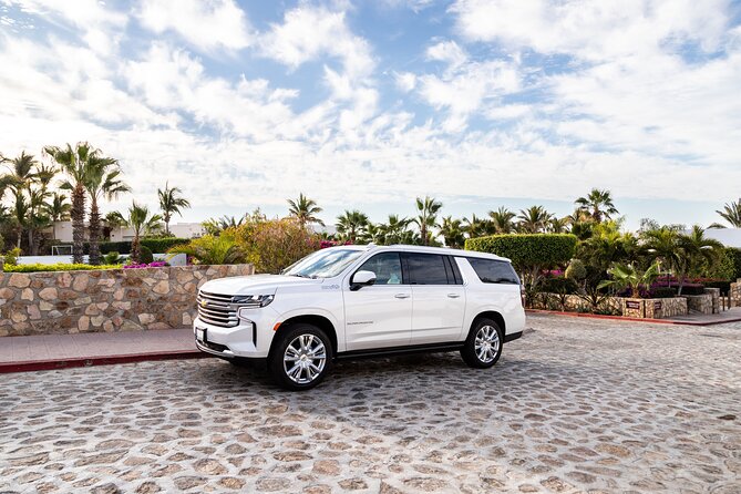 Private SUV Round-Trip from Airport to Hotels in the Corridor - Optional shopping stop at Super Walmart