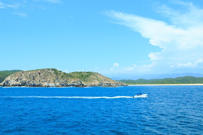 Private Tour Seven Bays, Huatulco HT - What is included aboard the boat