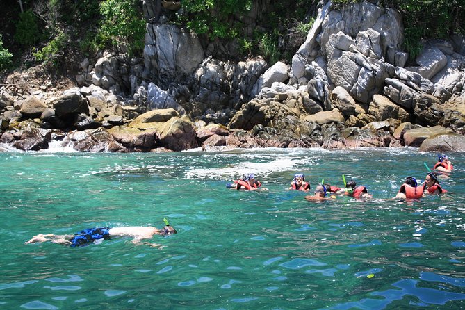 Private Tour Seven Bays, Huatulco HT - Snorkeling, swimming, and getting in and out