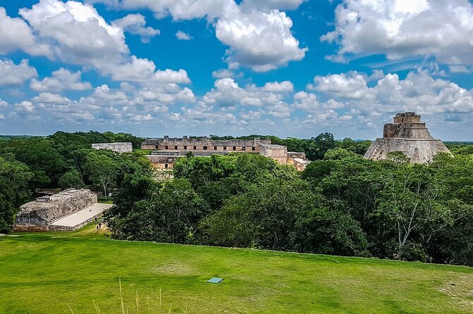 Private Tour Uxmal Ruins and Chocolate Museum plus Cenote - Yucatecan lunch, cochinita pibil, and the pib method
