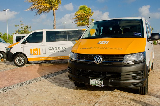 Private Transfer from Cancun Airport to Boulevard Kukulcan - Space for families and larger groups