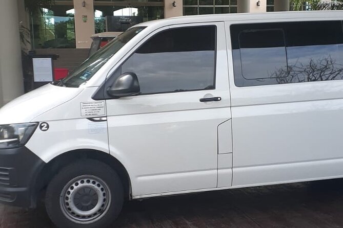 Private transportation from CUN Airport to Cancun Hotel Zone - Driver service and the human side of the ride