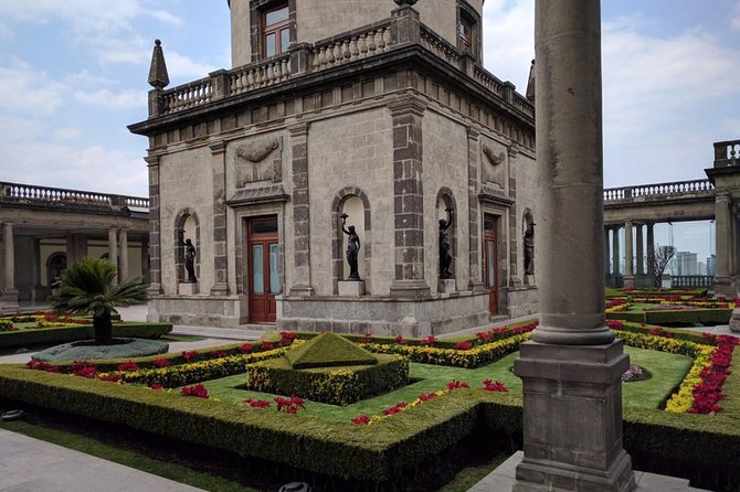 Private Walking Tour Anthropology Museum & Chapultepec Castle - Reaching Chapultepec Castle