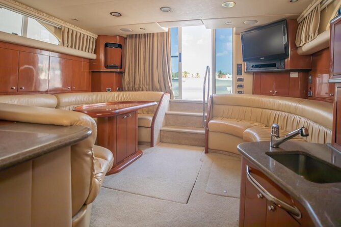 Private Yacht - 46 ft SeaRay Cancun Bay Snorkel 23P4 - Who gets the best value