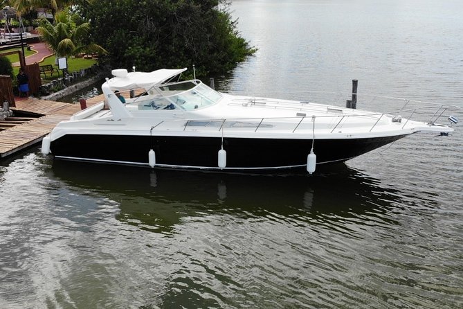 Private Yacht 46ft Sea Ray Snorkel up to 15 pax 23P2 - What the private 46-foot Sea Ray offers