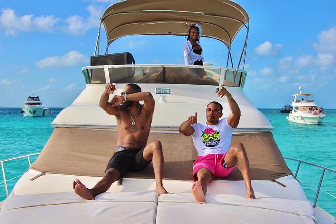 Private Yacht SeaRay 46ft Cancun 25P17 - Swimming and snorkeling without a group-boat rush