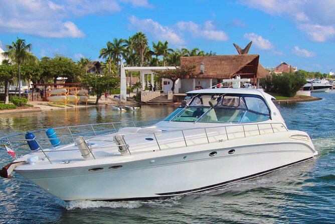 Private Yacht SEARAY SUNDANCER 60ft up to 20 pax 23P1 - Service, celebrations, and the feel onboard