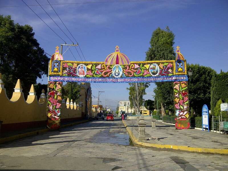 Puebla: Cholula Magical Town Tour by Double-Decker Bus - Language, guide quality, and what to expect