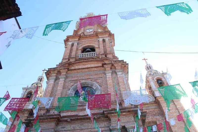 Puerto Vallarta: City Tour, Tequila and Coffee Factory Tour - Guides, vehicles, and the practical side