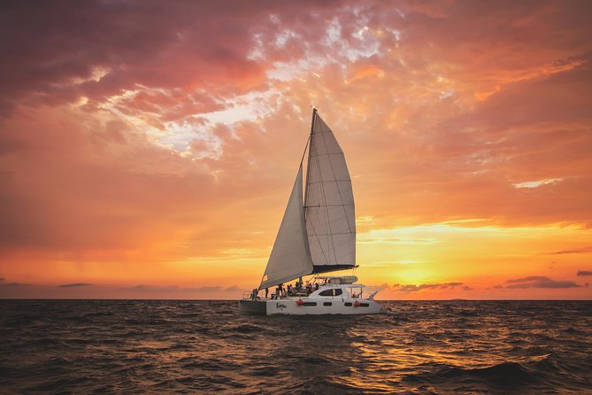 Puerto Vallarta, Luxury Sunset Sailing - The first hour: quiet sailing across Banderas Bay