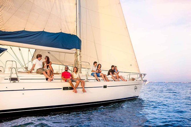 Puerto Vallarta, Luxury Sunset Sailing - Who should book this Puerto Vallarta sailing?