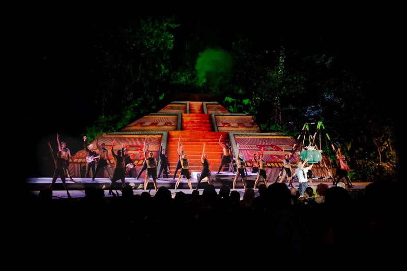 Puerto Vallarta Rhythms of the night, Show & Buffet dinner - Why Rhythms of the Night Feels Different
