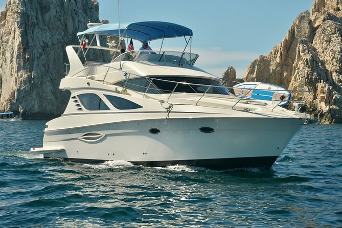 Pura Vida Yacht 42 FT with all inclusive service in Cabo - A private yacht changes the feel of Cabo