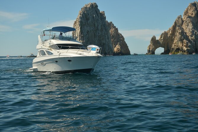 Pura Vida Yacht 42 FT with all inclusive service in Cabo - Stop three: Pacific coast views and yacht photos