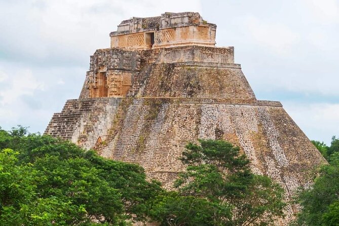 Puuc Route Mayan Archaeological Ruins: Uxmal, Kabah, Sayil and Labnah - Uxmal: the grand opening act