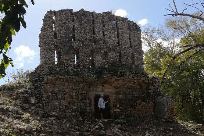 Puuc Route Mayan Archaeological Ruins: Uxmal, Kabah, Sayil and Labnah - Sayil and its North Palace