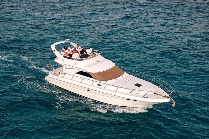 Rent a Private 46ft Yacht in Cancun - Price, dock fees, and the real value