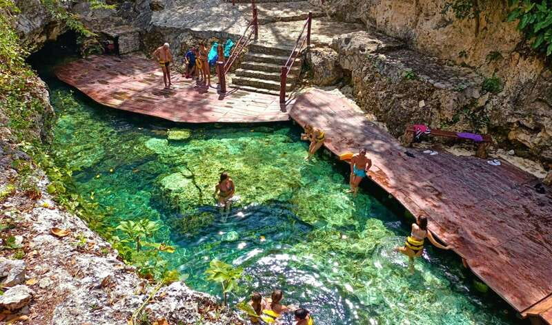 Riviera Maya: Tulum Ruins and 2 Cenotes Half-Day Tour - The guides make the history easier to follow