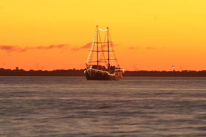 Romantic Sunset Dinner Cruising Experience - What this Cancun dinner cruise is really like