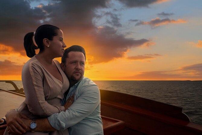 Romantic Sunset Dinner Cruising Experience - Sunset, saxophone, and dancing